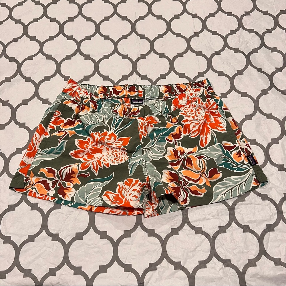 Patagonia Barely Baggies Shorts Women’s Medium Floral Print Outdoor Hike Rare
